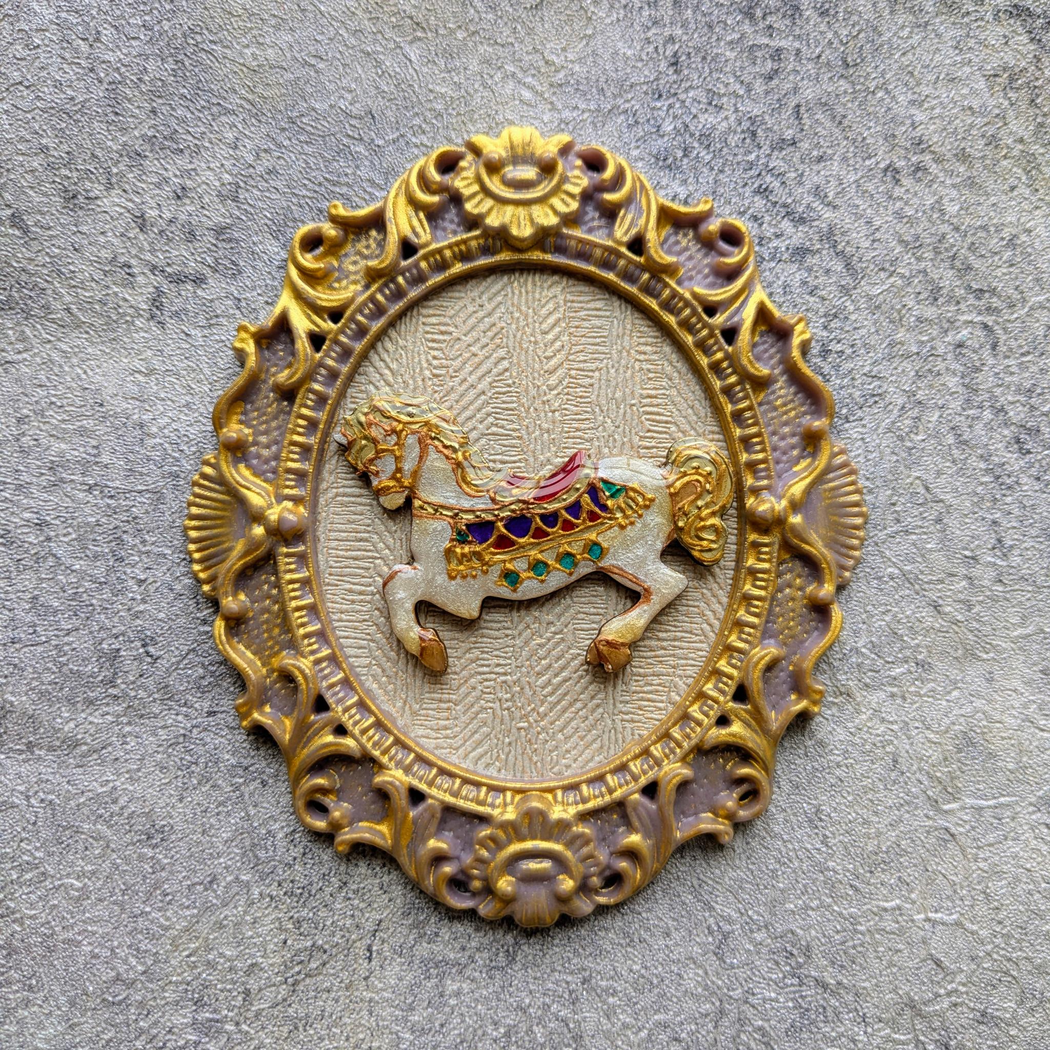 回転木馬のブローチ | 3枚目